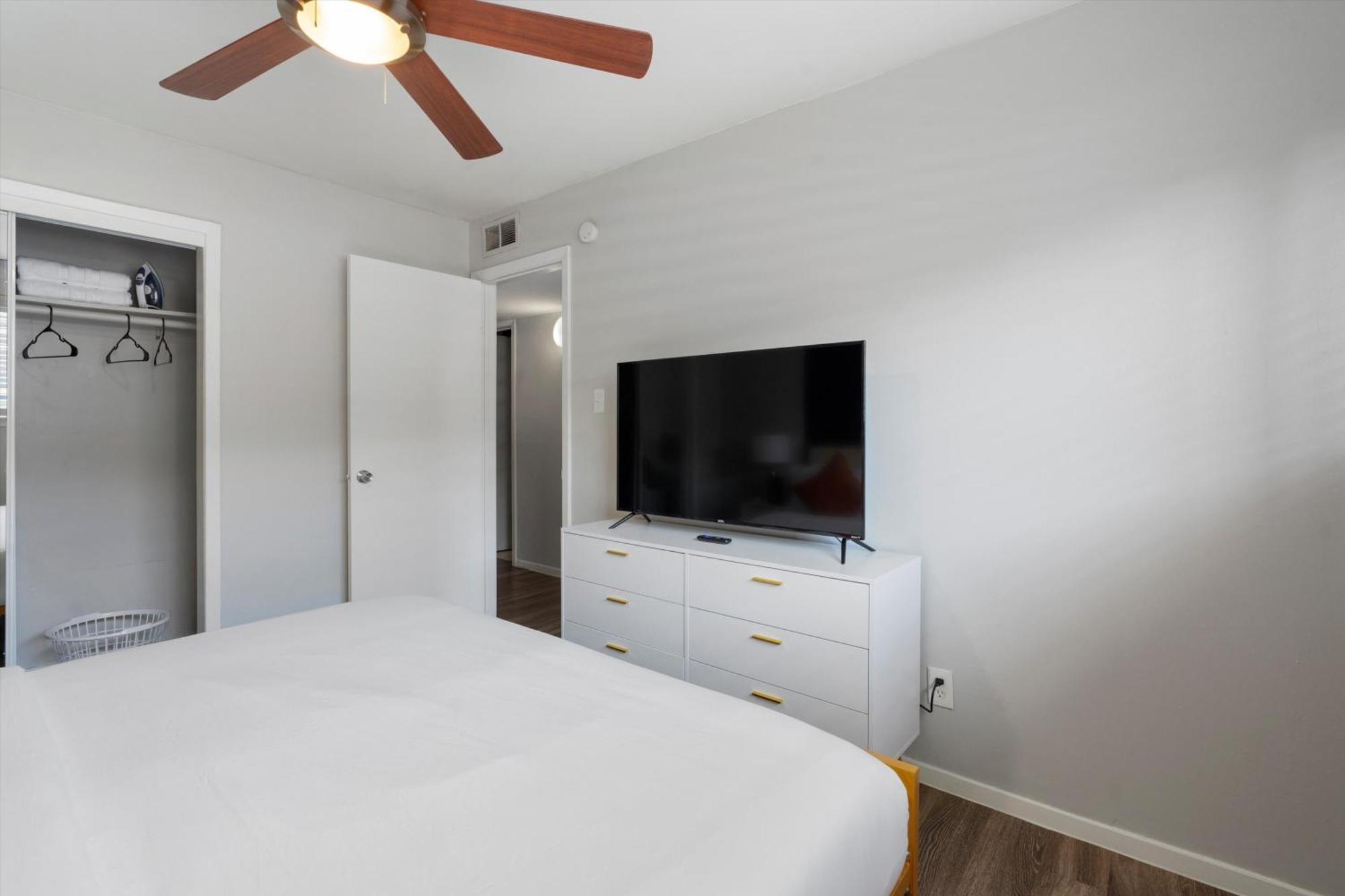Mins 2 Downtown - King Bed - Private Stays Остін Екстер'єр фото